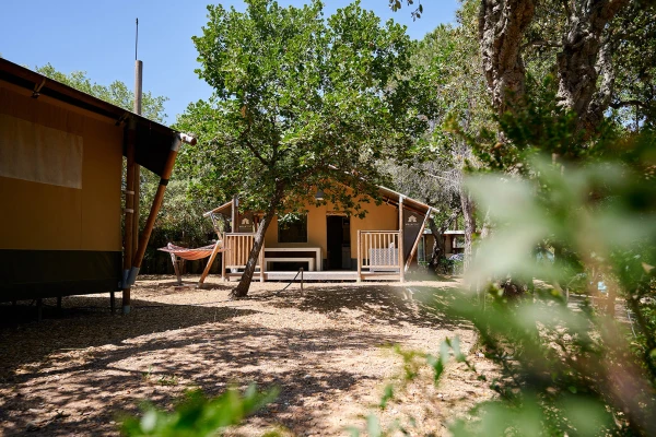 camping-leï-suves-nomad-vooraanzicht